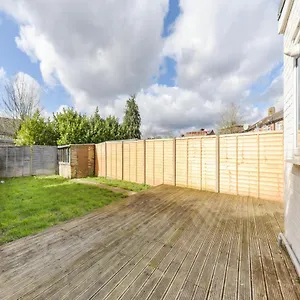 Royal Living Properties Holiday home Hillingdon